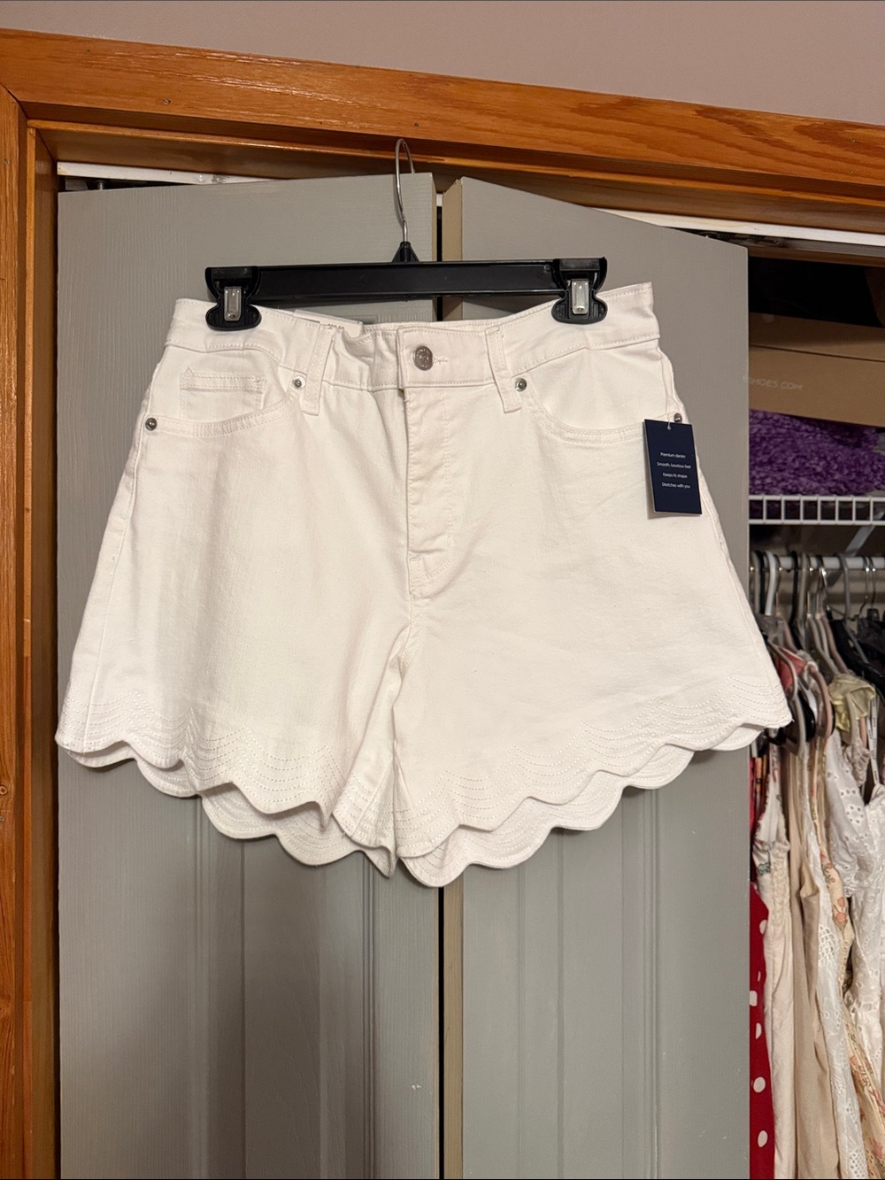 crown & ivy White Scalloped High-Waist Shorts